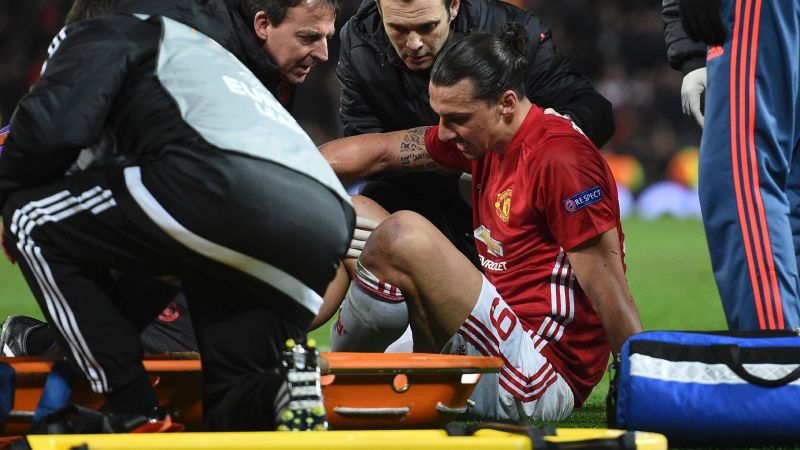 Zlatan Ibrahimovic có thể nghỉ hết mùa, Jose Mourinho nhận gặp rắc rối lớn ảnh 1